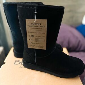 NWT Bearpaw Black Boots